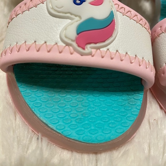 Carters Unicorn Light-Up Sandals - Size 6 - Picture 7 of 10